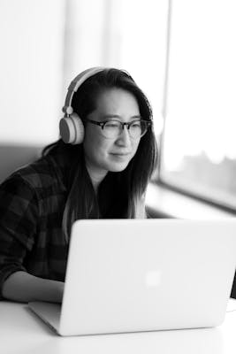 El archivo físico ha vuelto: por qué imprimo mis fotos y documentos importantes